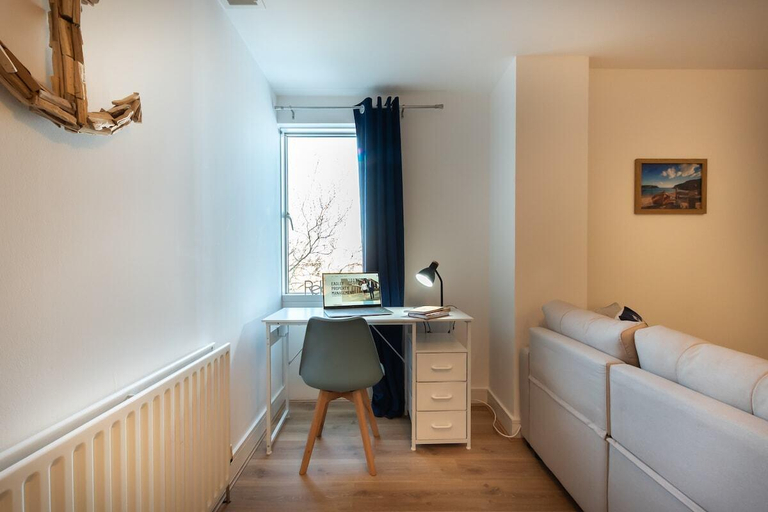 Others 4, Poole Apartment, Poole