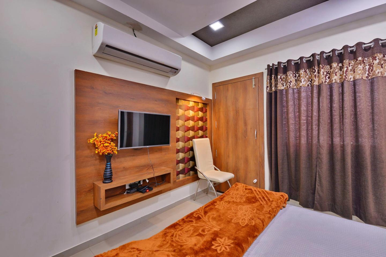 Others 5, Hotel Midland, Ujjain