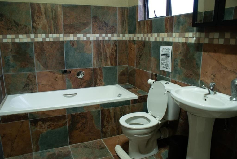 Bathroom 4, Casa de la Presa 3, Capricorn