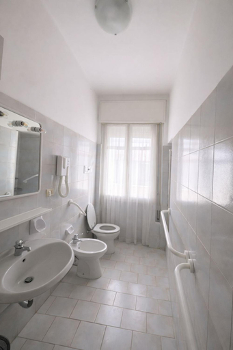 Bathroom 3, Hotel Villa Trieste, Brescia
