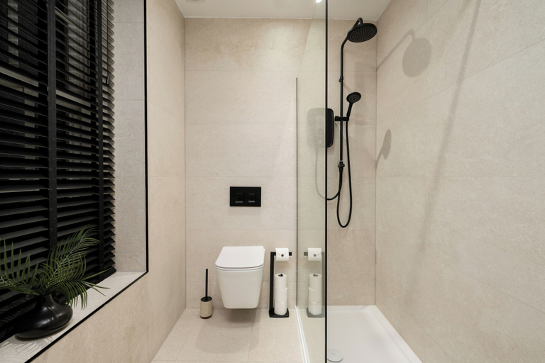 Bathroom 2, South Lane Apartments - City Centre, Edinburgh