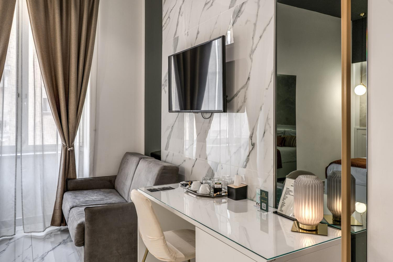 Others 3, Elite Rooms, Napoli