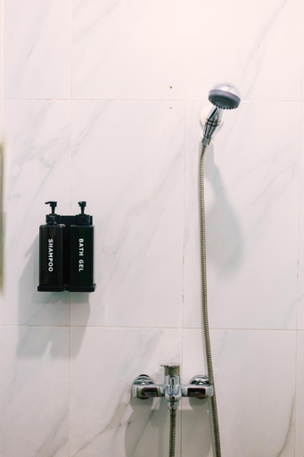 Bathroom 4, Ananas Guesthouse, Moalboal