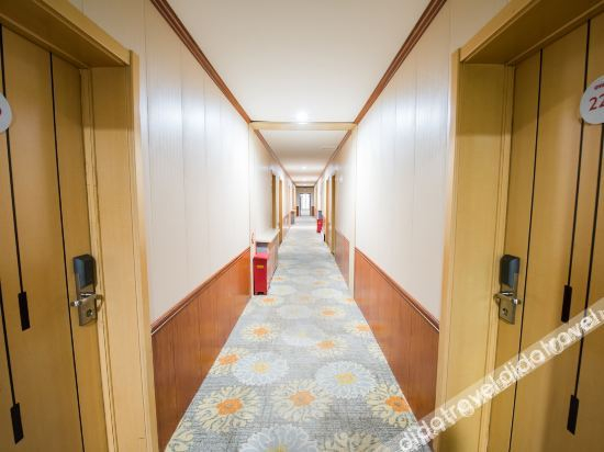 Others 5, XingHe Hotel, Changchun