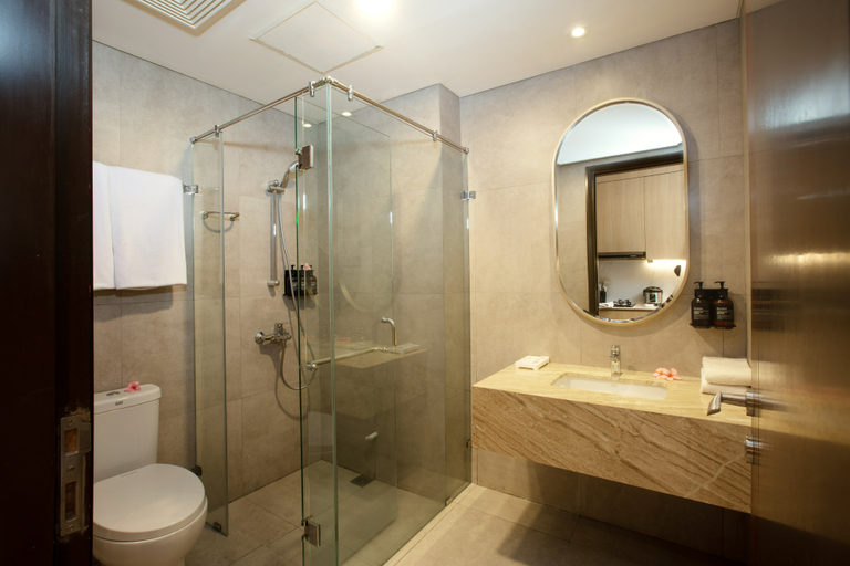 Bathroom 5, Louis Kienne Suite Cikarang, Cikarang
