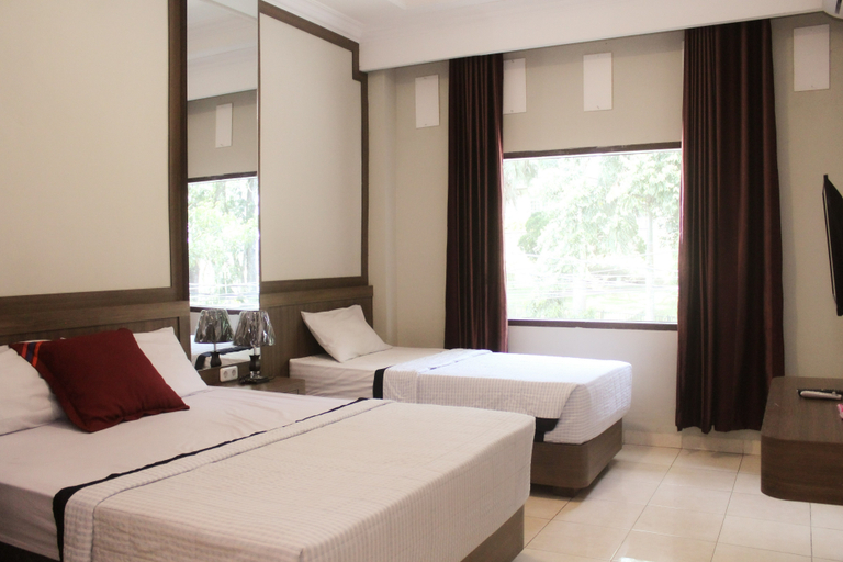 Others 3, Hotel Indria, Bukittinggi