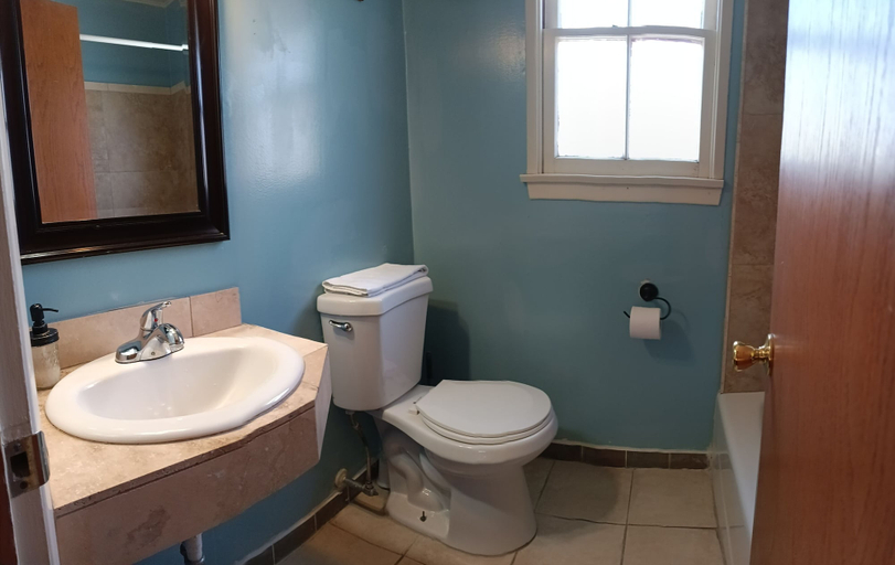 Bathroom 3, Trees Motel, Inyo