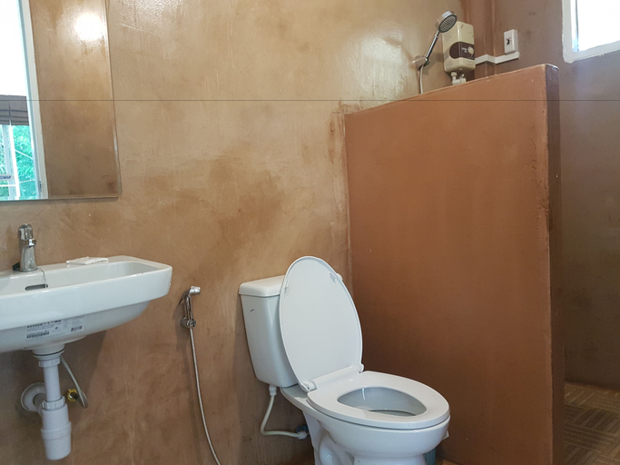 Bathroom 4, Chang Pai, Pai
