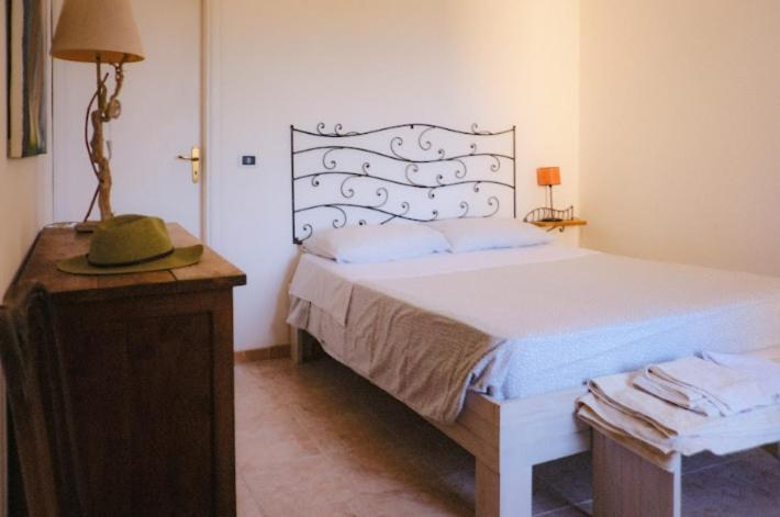 Bedroom 2, Blu di Prussia, Salerno
