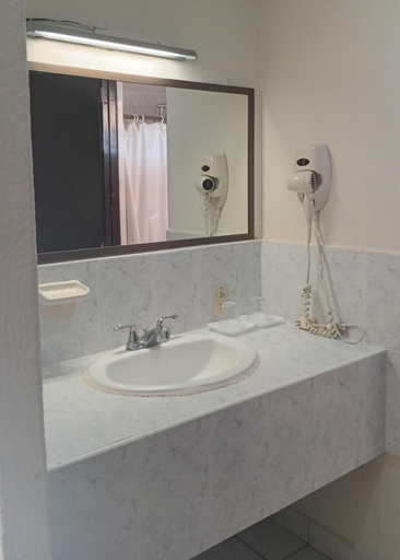 Bathroom, Hotel Estrella, Managua