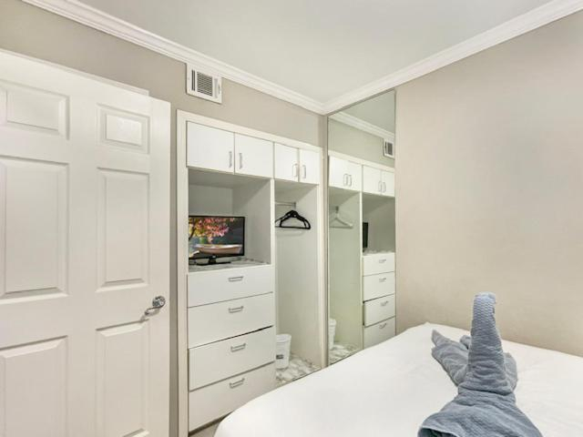 Bedroom, Cozy Galveston Beach Front Condo, Galveston