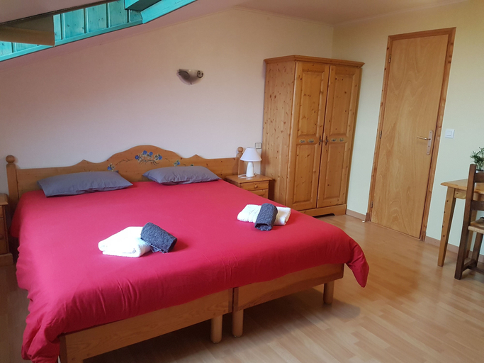 Bedroom 4, LA MAISON DE JOSEPHINE, Hautes-Alpes