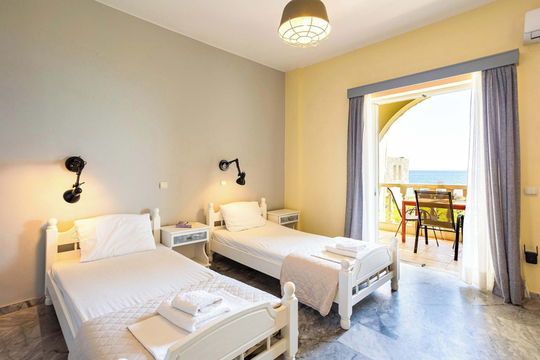 Room 4, Beachfront Nest Memi Koroni-seaheaven House A3, Peloponnese