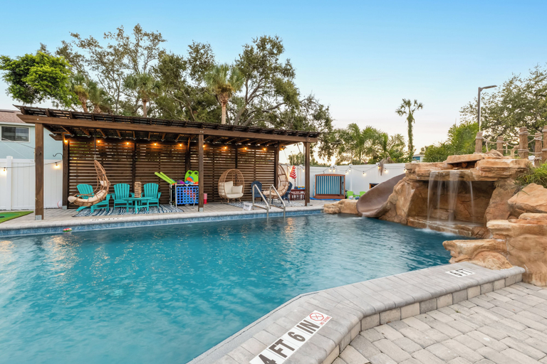 Pool 2, Cedar Run Resort - Roam Hospitality, Manatee