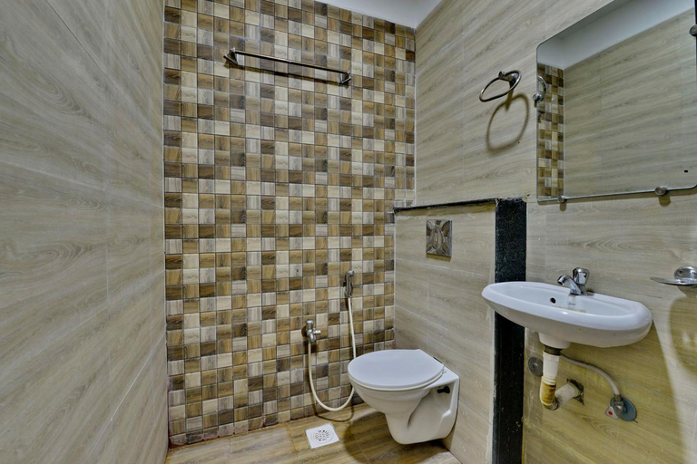 Bathroom, Hotel Midland, Ujjain