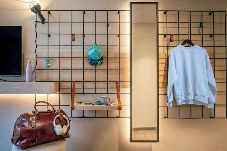 Bathroom 4, Moxy Bordeaux Hotel, Gironde
