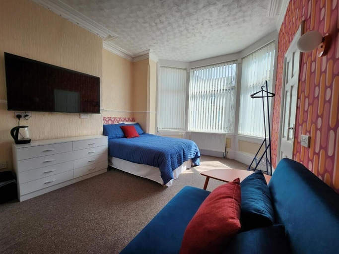 Bedroom 4, The Everglades, Blackpool