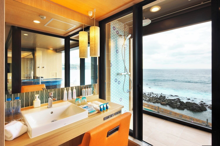 Bathroom 5, Senoumi, Higashiizu