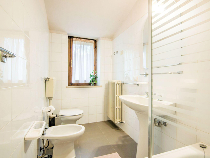 Bathroom, Homey Apartment in Borgo Pace, Pesaro E Urbino