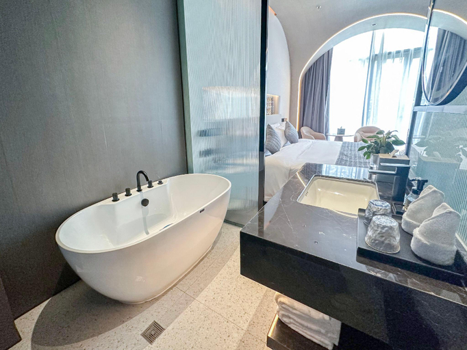 Bathroom 4, R ROYALSS HOTEL Beijing Tongzhou Universal Resort, Beijing