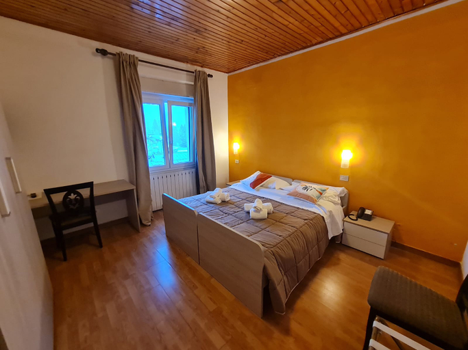 Bedroom 3, Excelsior Hotel Cimone LowCost, Trento