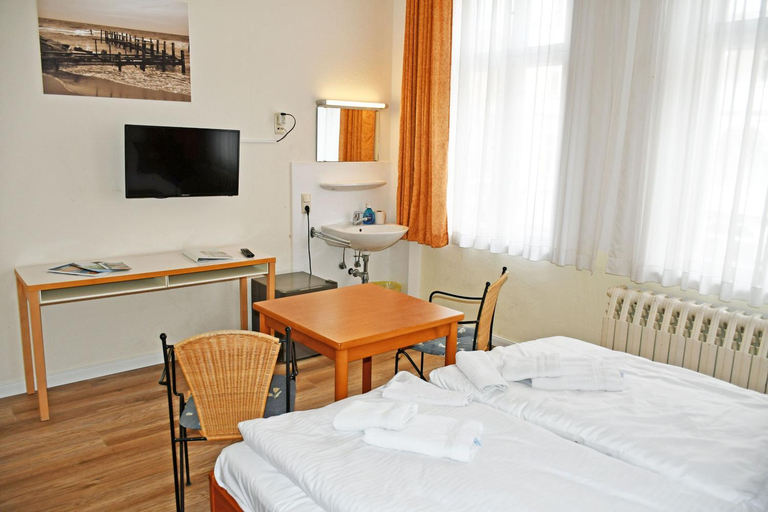 Bedroom 3, Appartementhaus Sellin, Vorpommern-Rügen