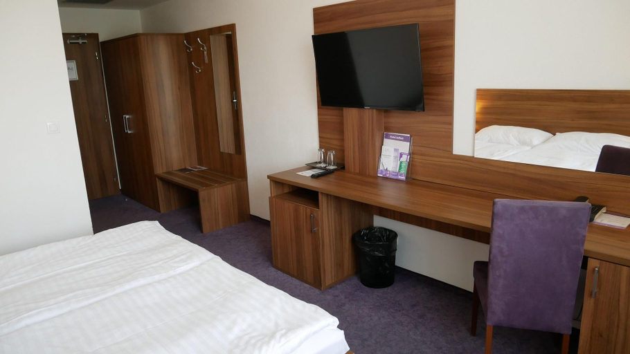 Bedroom 2, Hotel Saffron, Bratislava