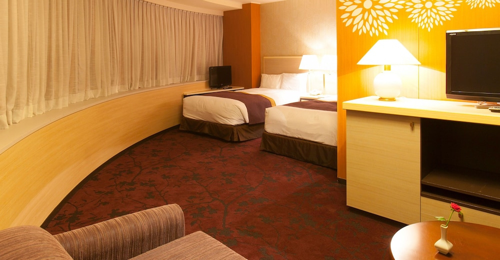 Bedroom 3, Chofu Creston Hotel, Chōfu