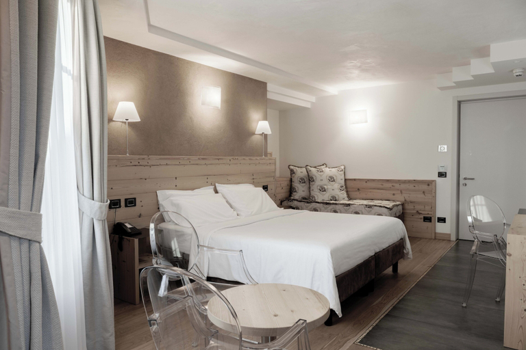 Bedroom 2, Hotel Orso Grigio, Trento
