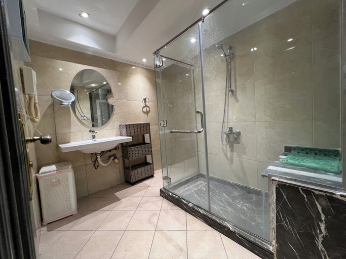 Bathroom 2, ELITE Premium 3 En-Suites Nile Residence, Ad-Duqi