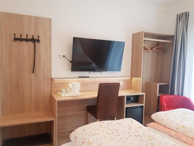 Bedroom 3, Pan Haus Bad Goisern, Gmunden