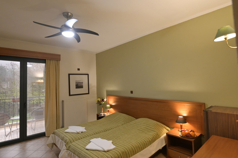 Bedroom 3, Agriani Hotel, East Macedonia and Thrace