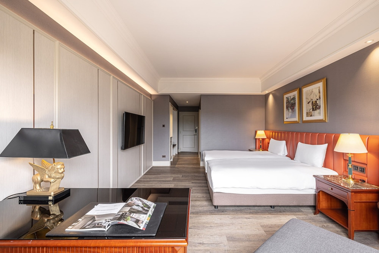 Bedroom 3, Lakeshore Hotel, Hsinchu City