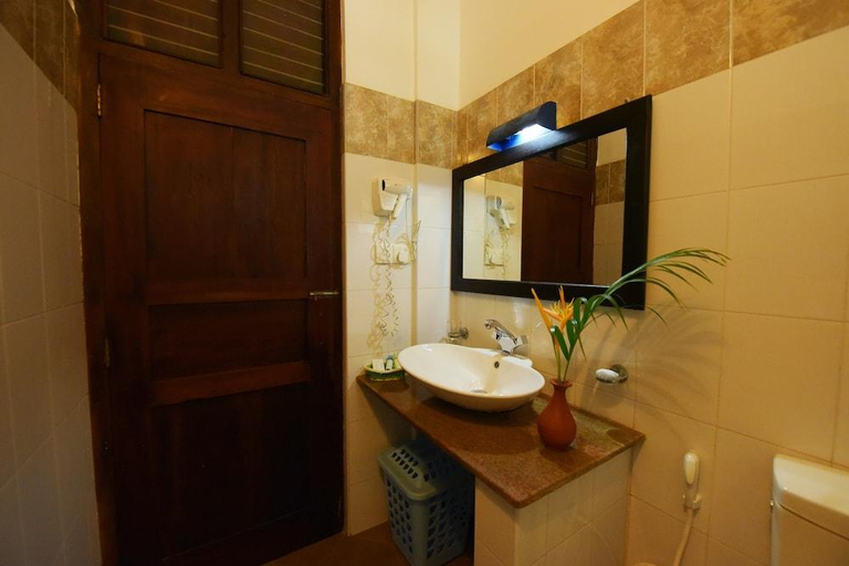 Bathroom 2, Blue Sky Beach Resort, Habaraduwa