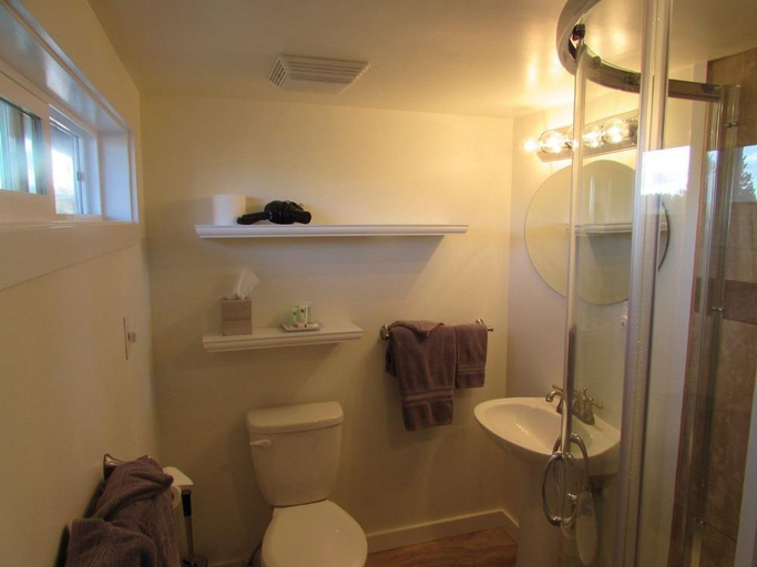 Bathroom 3, Friday Harbor Grand, San Juan