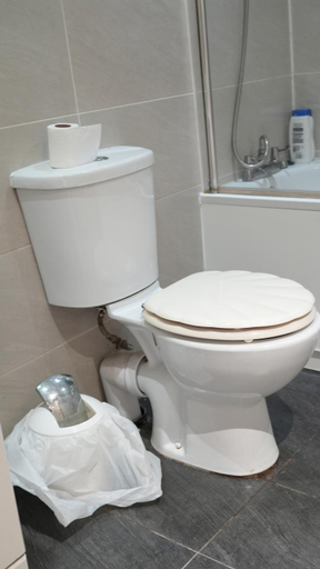 Bathroom 3, Lux Apartment in Gatwick, West Sussex