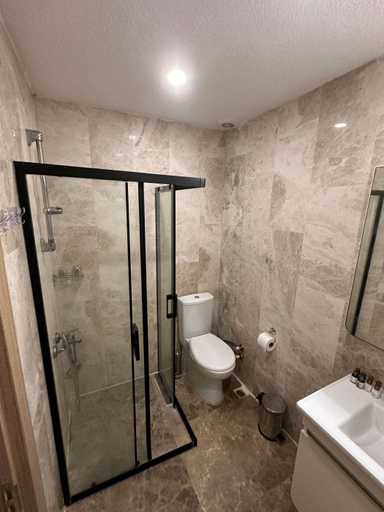 Bathroom 5, The Galataport Cihangir Hotel, Beyoğlu