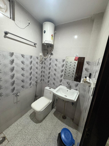Bathroom 3, Bhimtal Home Stay Inn, Nainital