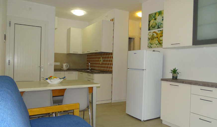 Kitchen 5, Charming villa with private garden, Venezia