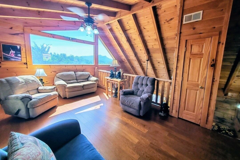 Living area 5, Soaring Eagle 4 Bedroom Cabin, Sevier