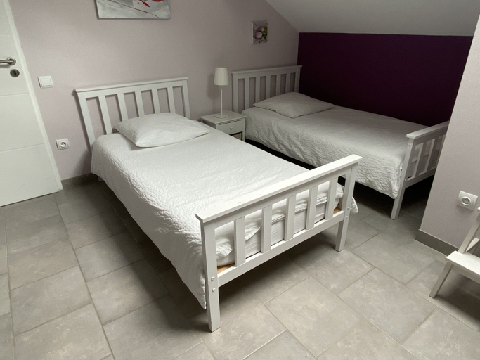 Bedroom 4, Chambre D'hôtes LA Colombe, Moselle