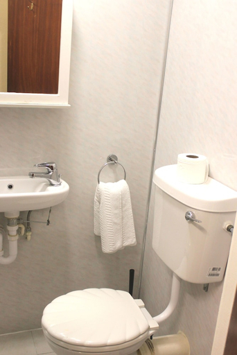 Bathroom 5, Stanley House, London