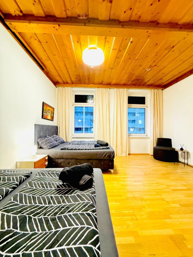 Room 3, Spacious Private Room Near FAC Platz, Wien