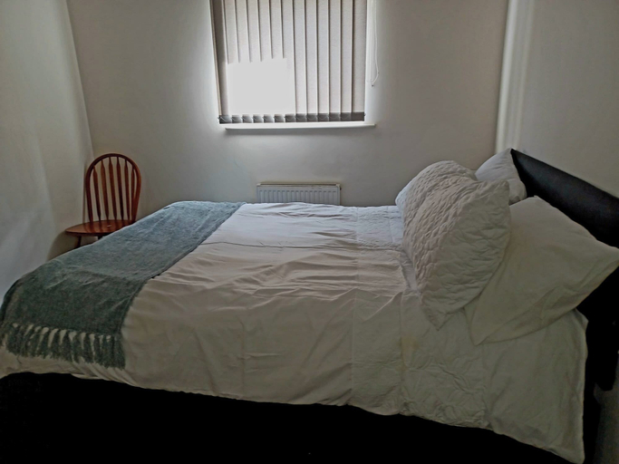 Room 5, Serene Centra Smethwick Apartment Retreat, Sandwell