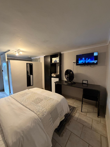 Bedroom 1, THE THATCH HIDE, Buffalo City