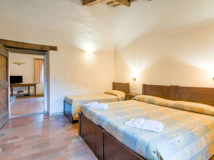 Bedroom 3, Homey Apartment in Borgo Pace, Pesaro E Urbino