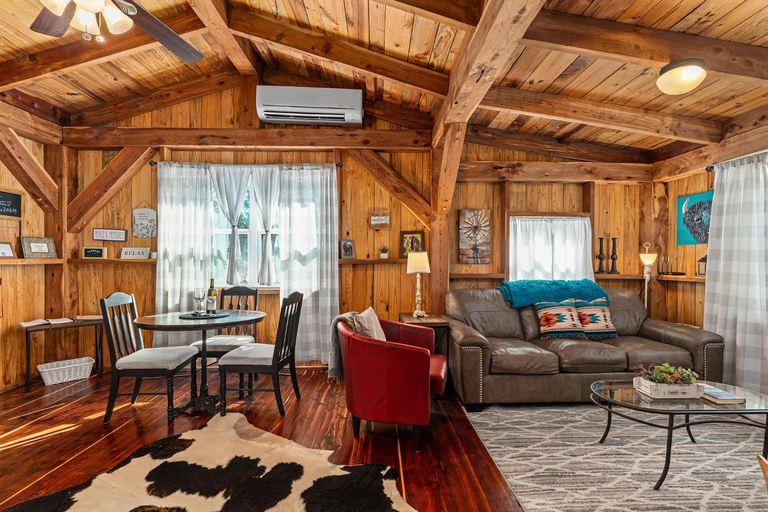 4, Saw Mill Cabin, Gillespie