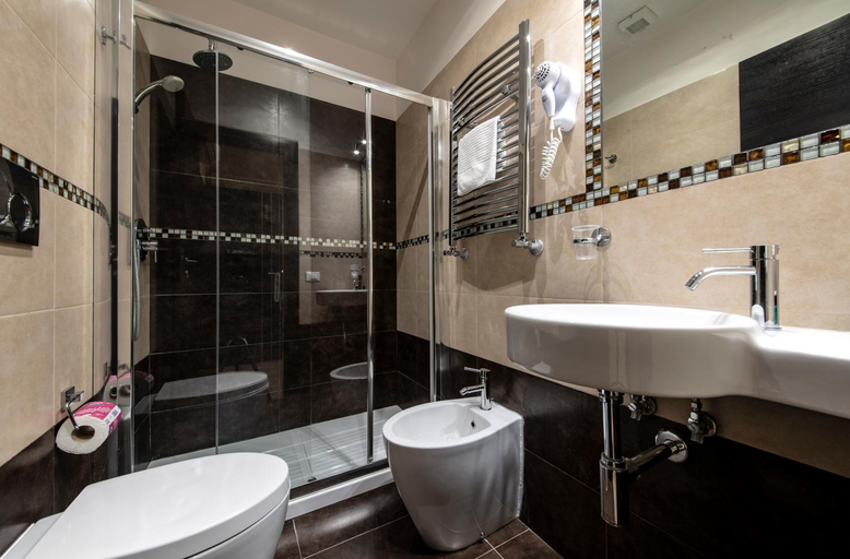 Bathroom 2, Rome King Relais, Rome