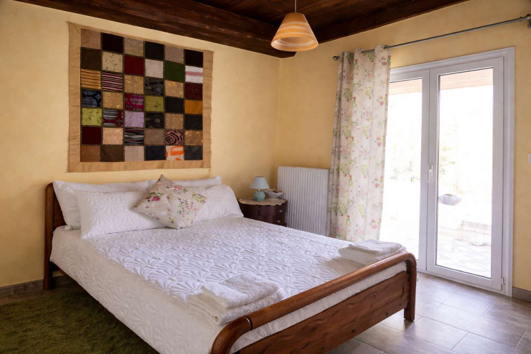 Room 5, Villa Dorothy 360 -mountain Escape in Polydrosos, Central Greece