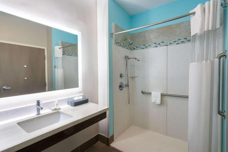 Bathroom 5, La Quinta Inn & Suites by Wyndham Forsyth, Monroe